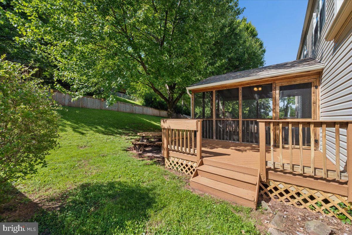 6396 Devonshire Lane photo 58