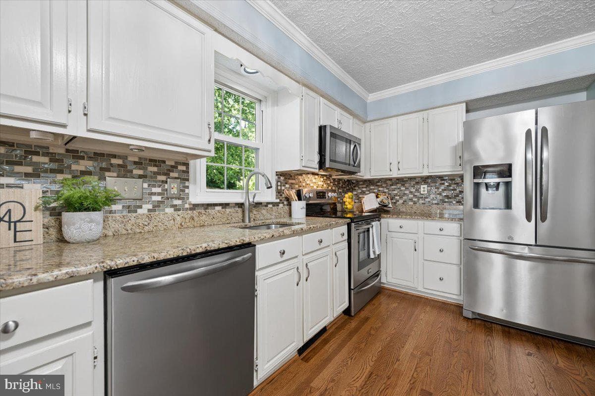 6396 Devonshire Lane photo 9