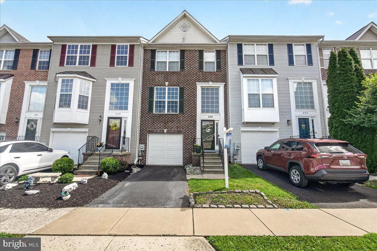 248 Timber View Court, Frederick