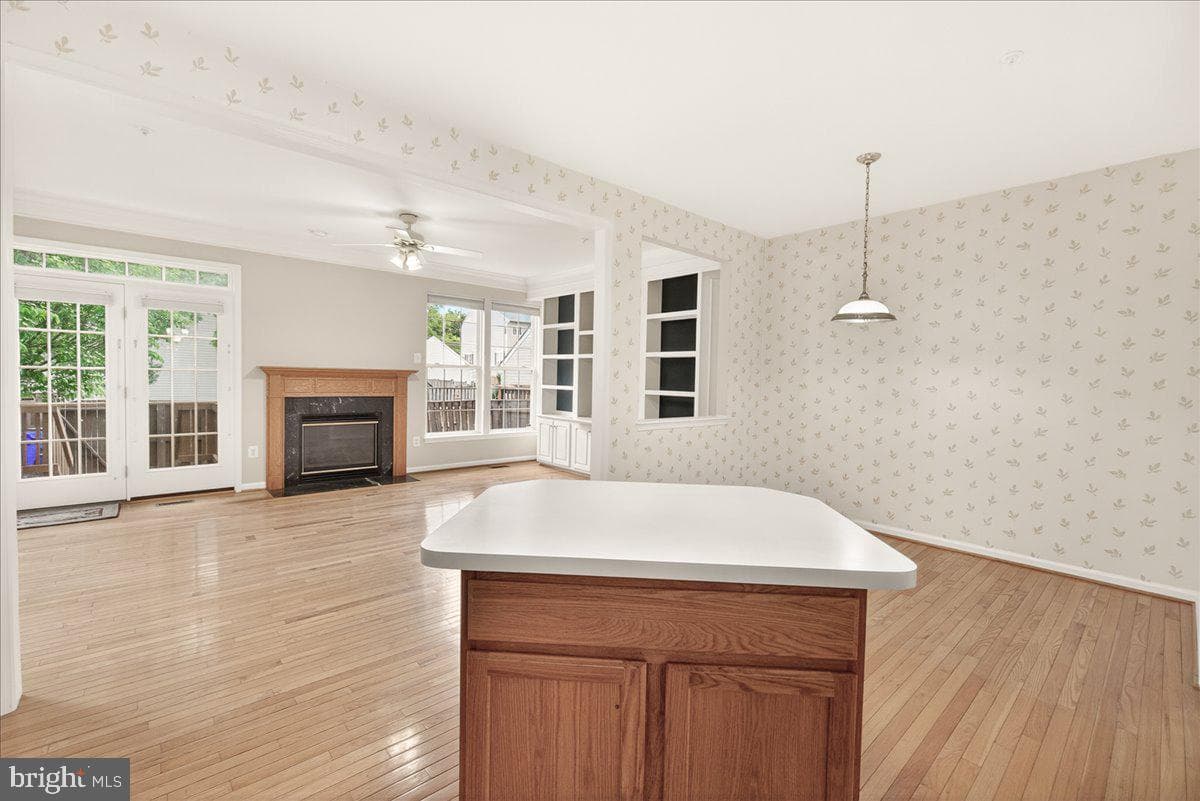 1740 Derrs Square E photo 12