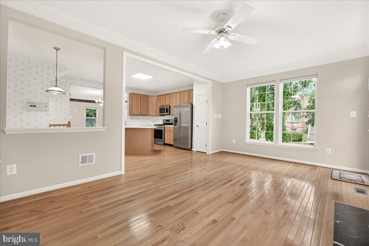 1740 Derrs Square E photo 19