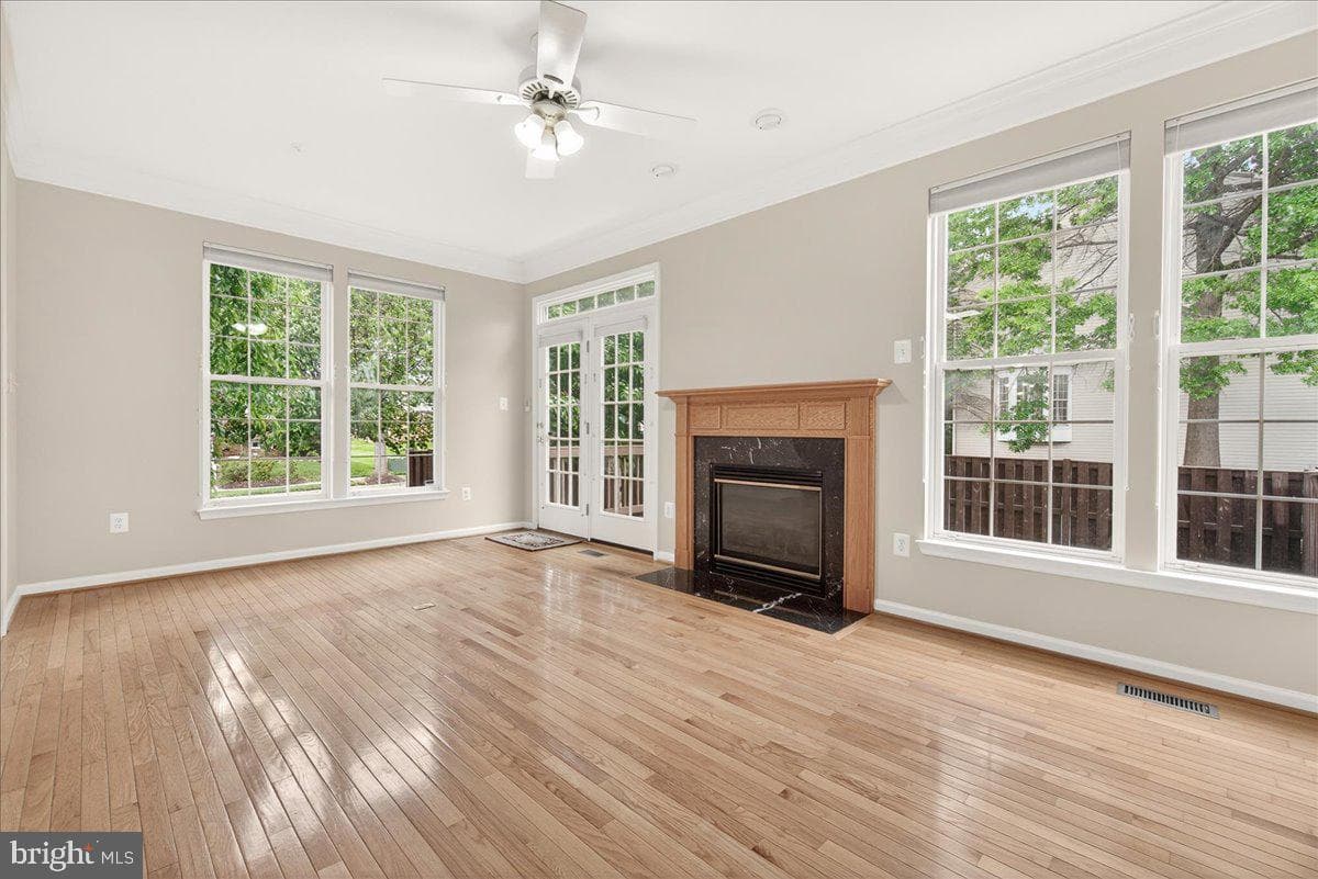 1740 Derrs Square E photo 20