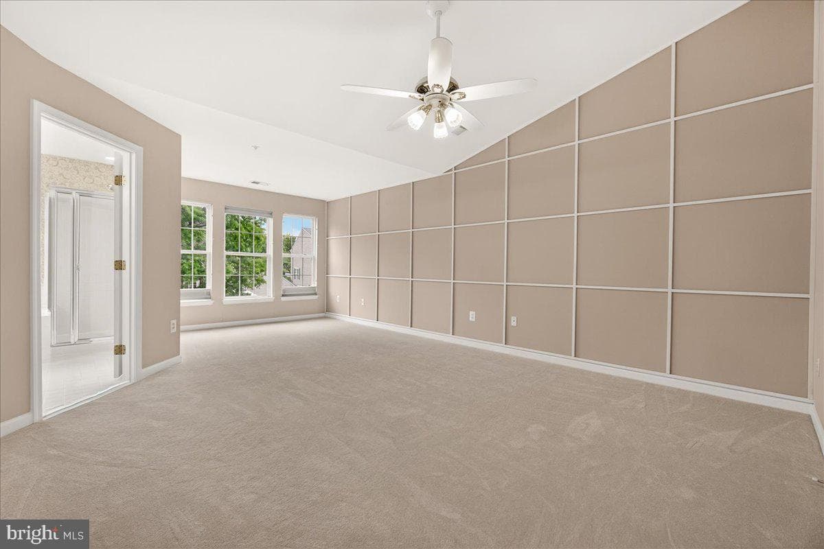 1740 Derrs Square E photo 21