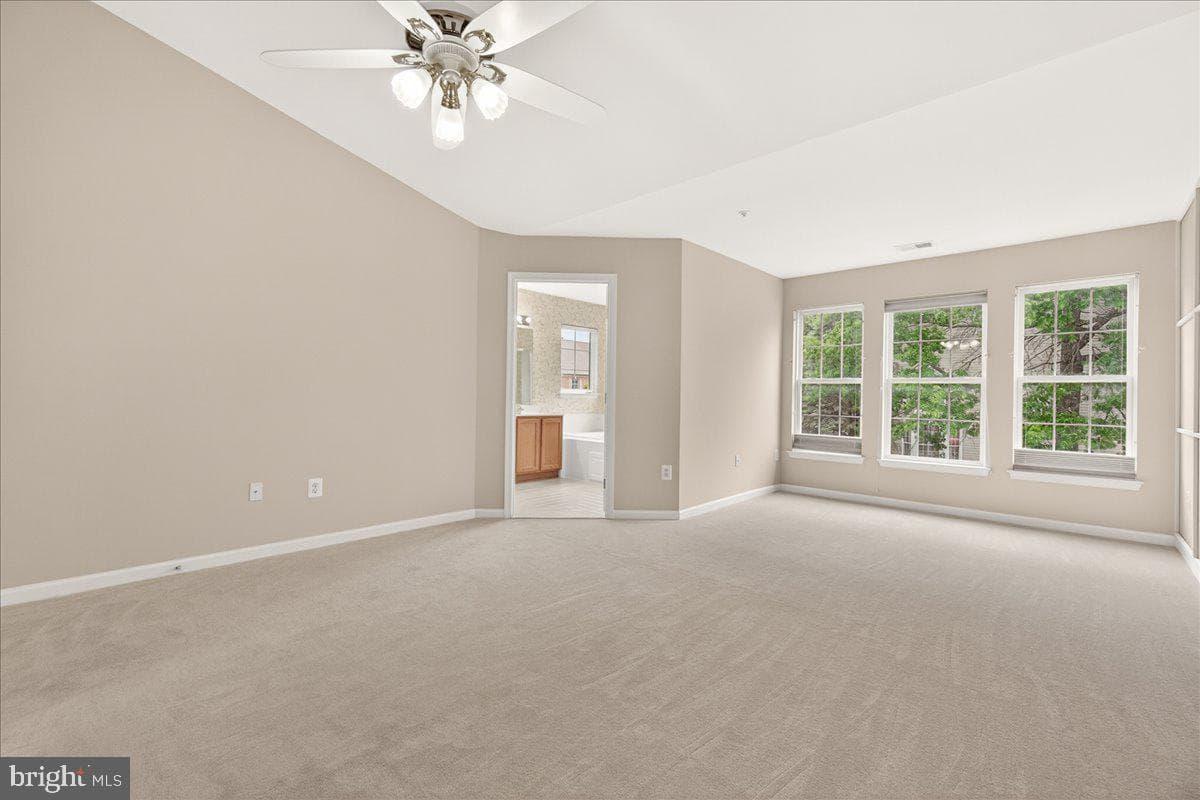 1740 Derrs Square E photo 22