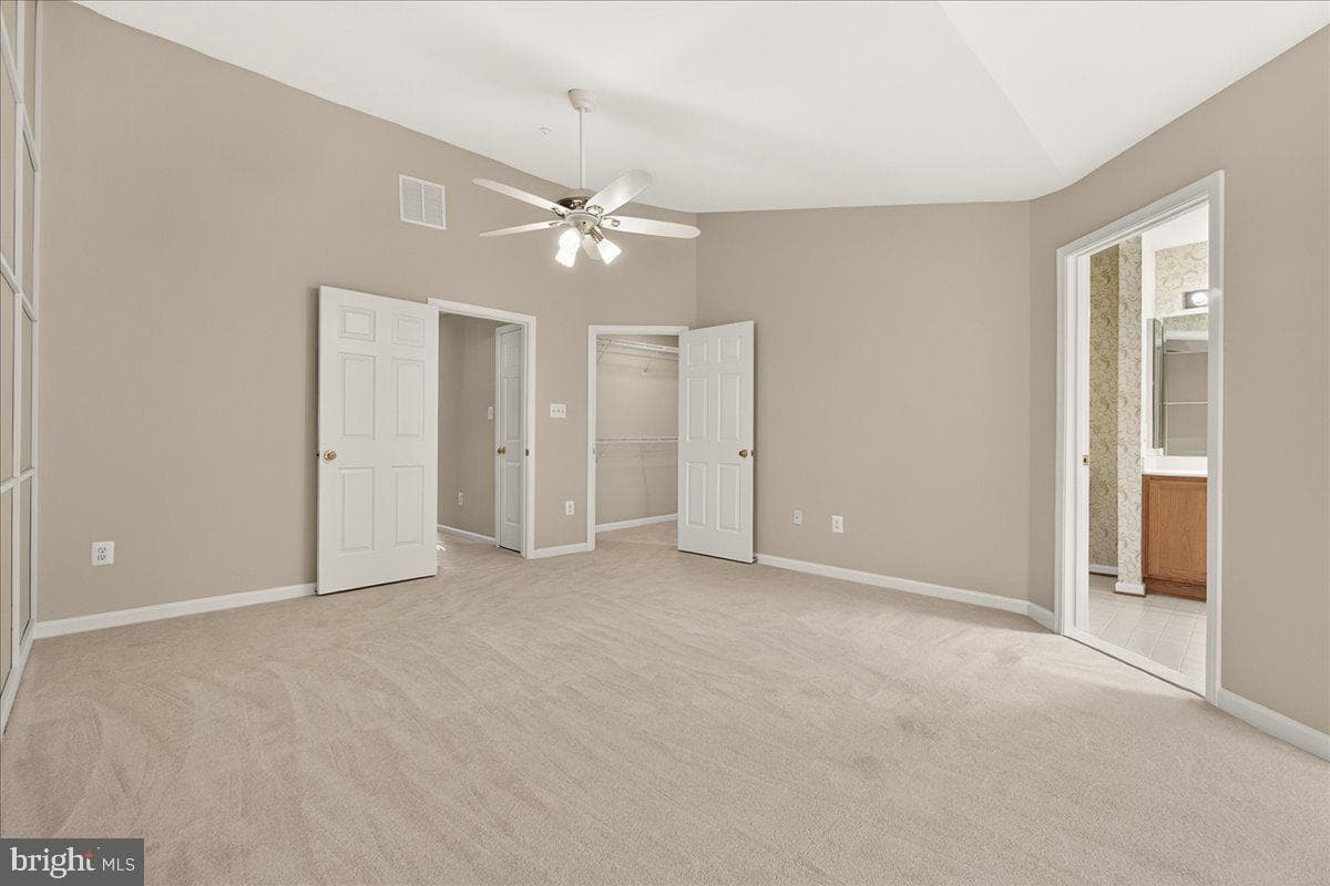 1740 Derrs Square E photo 23