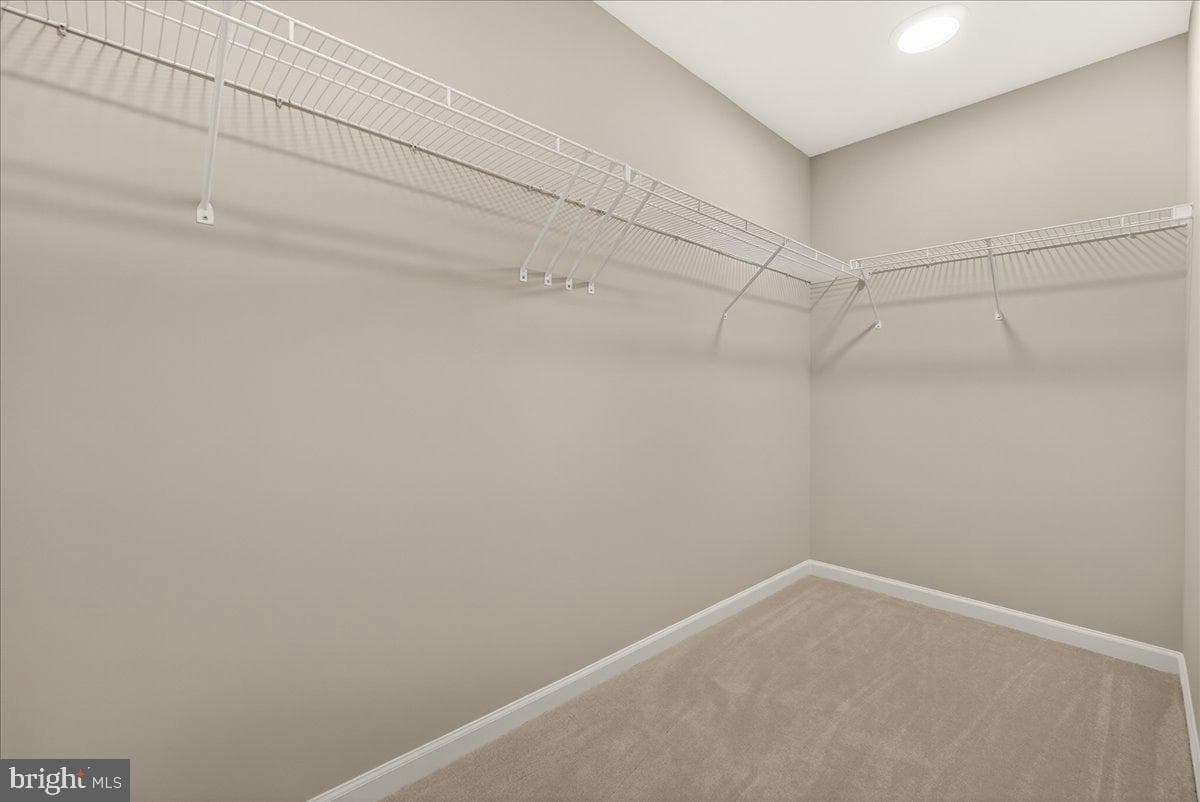 1740 Derrs Square E photo 24