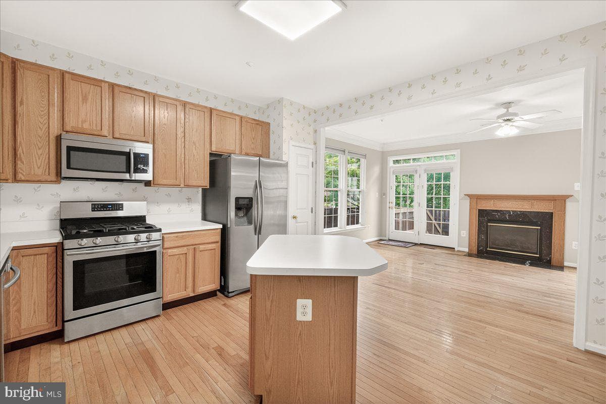 1740 Derrs Square E photo 8