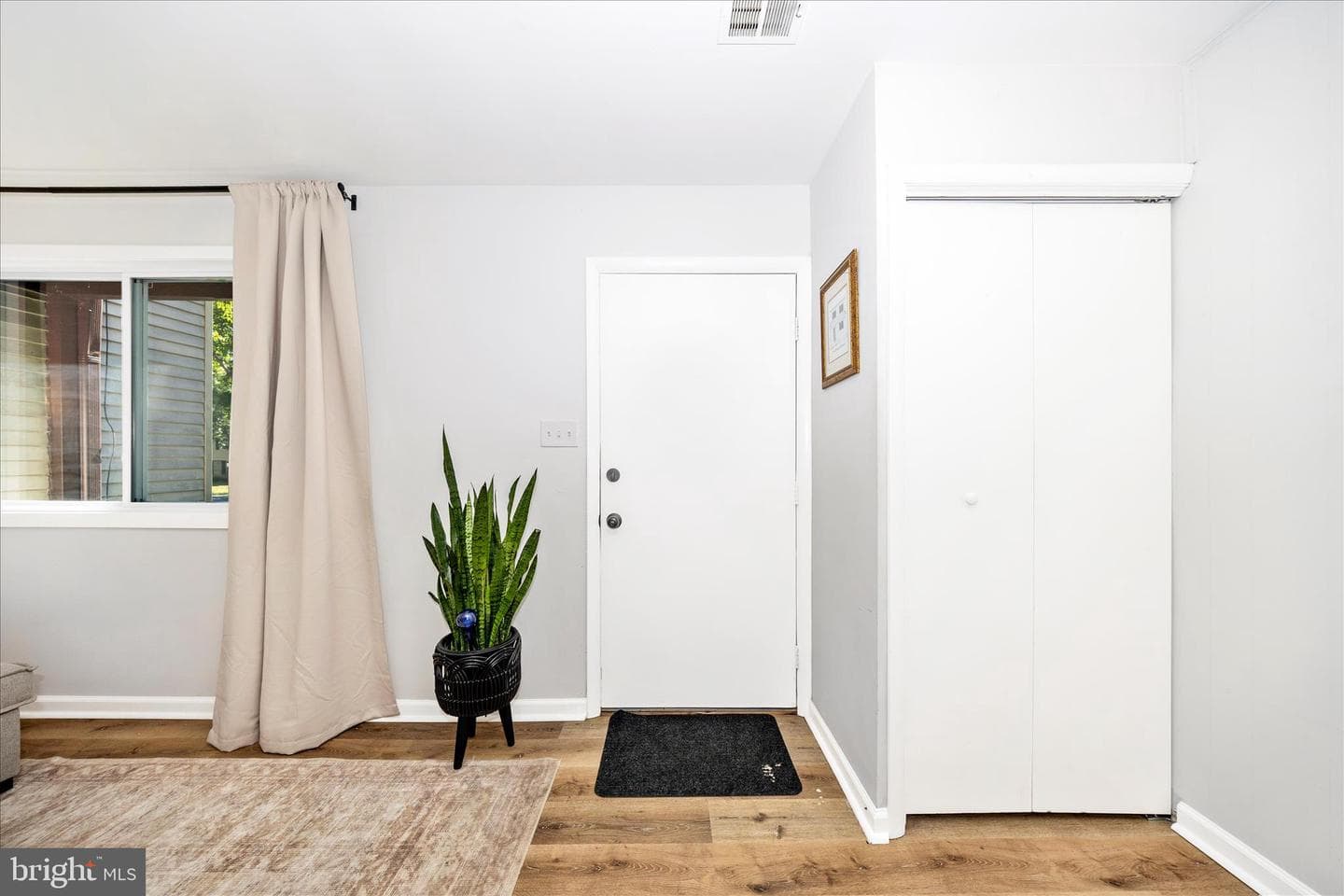 8796 Discovery Boulevard photo 3