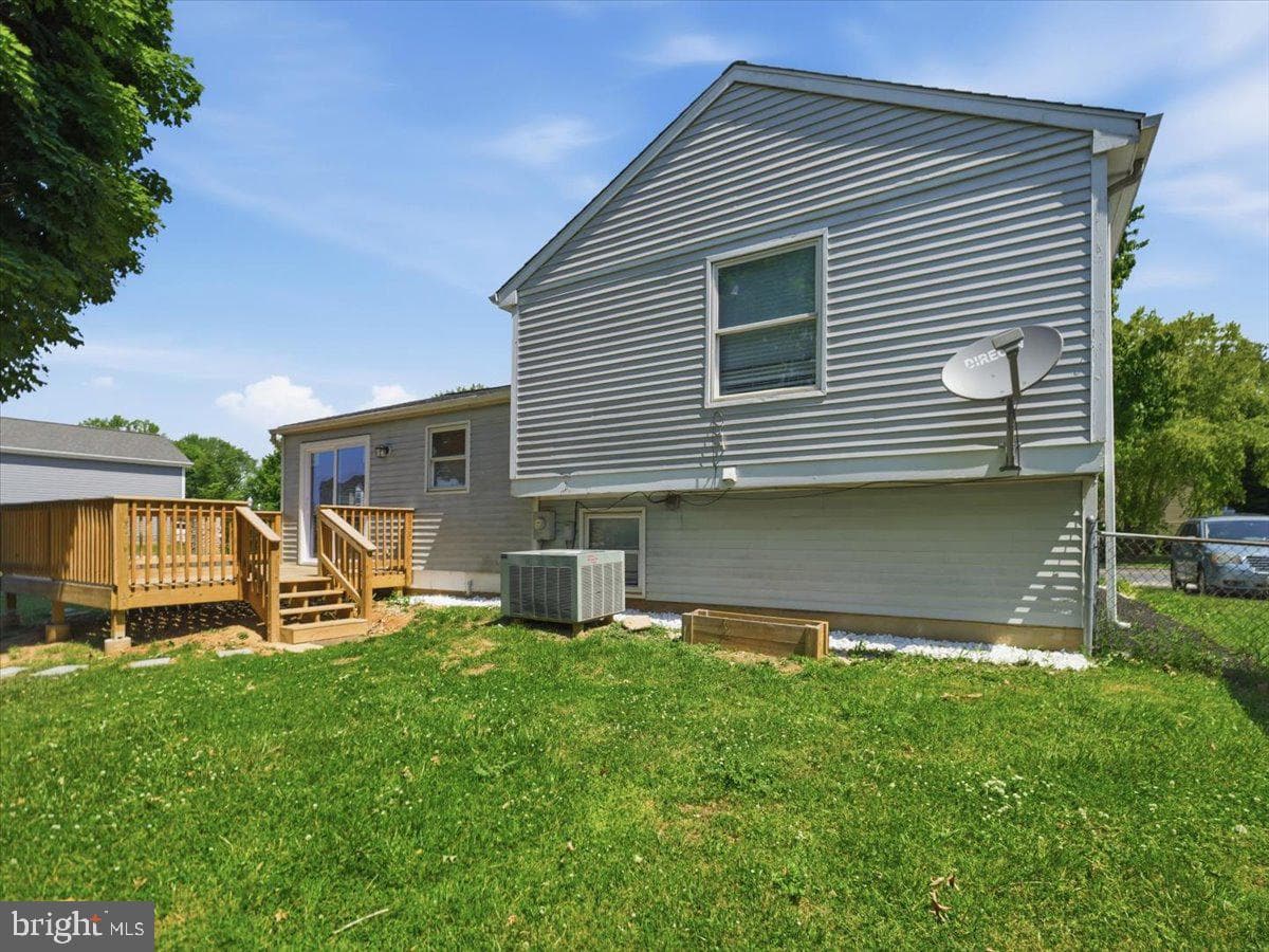 358 Prospect Boulevard photo 26