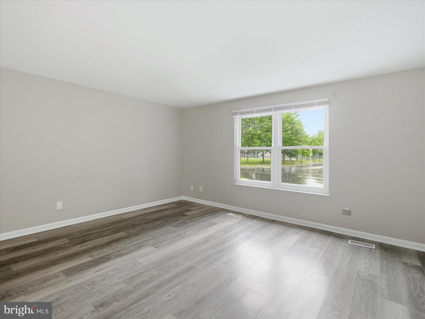 358 Prospect Boulevard photo 4