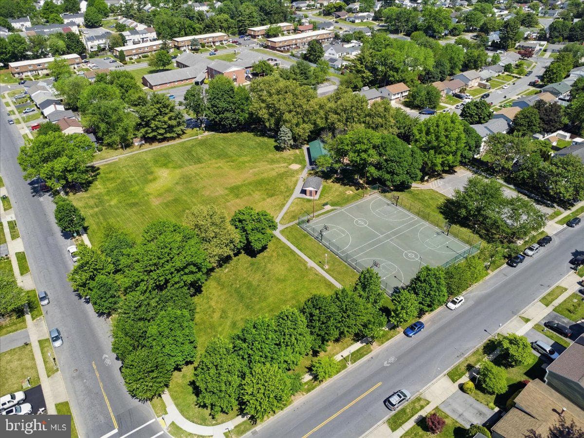 358 Prospect Boulevard photo 42