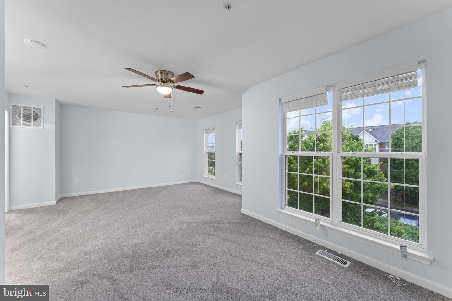 114 Featherstone Place photo 34