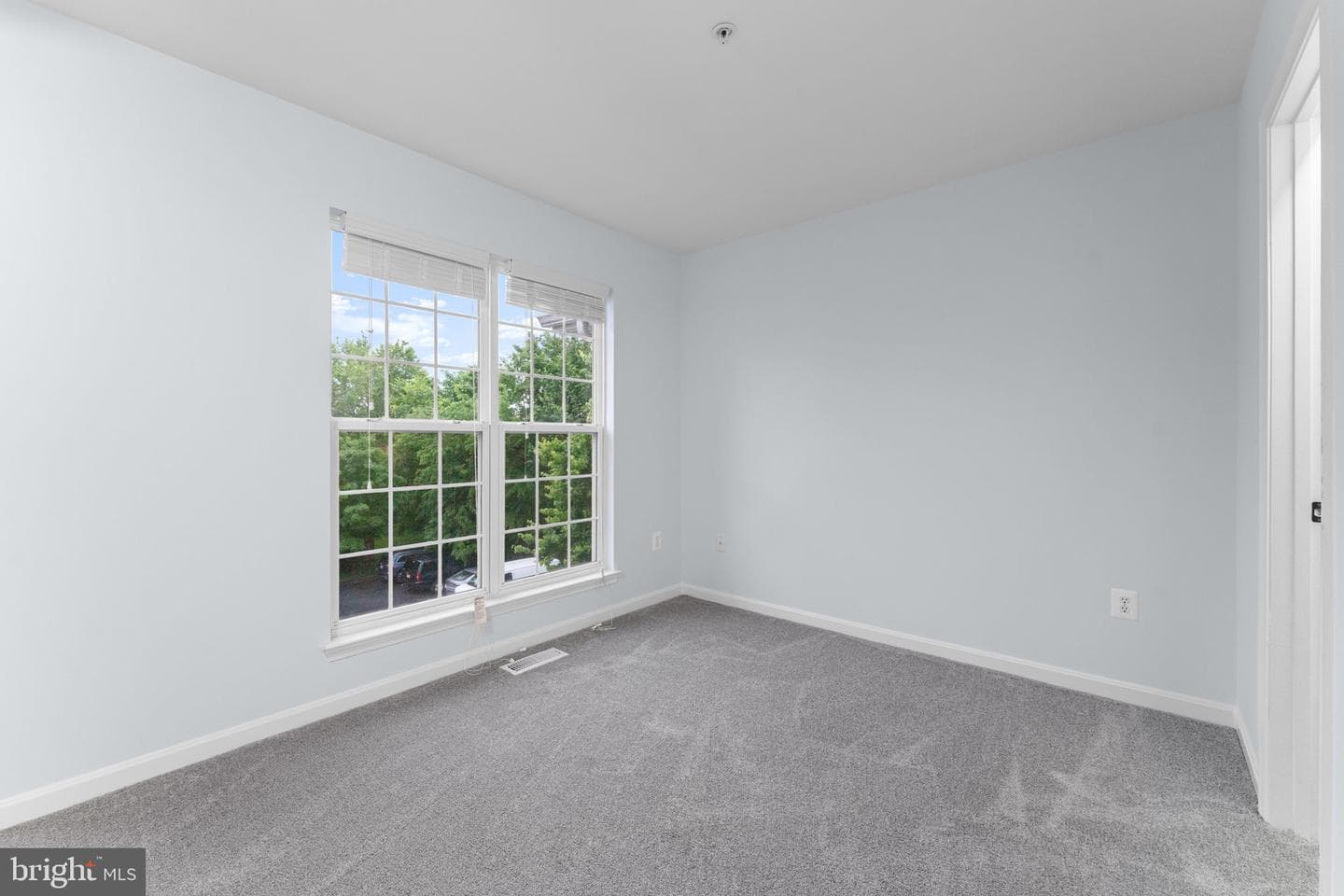 114 Featherstone Place photo 35