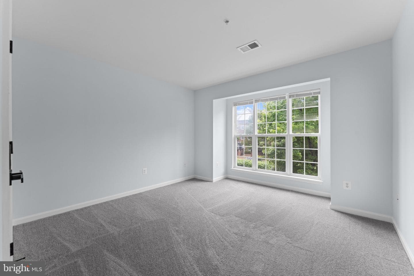 114 Featherstone Place photo 40