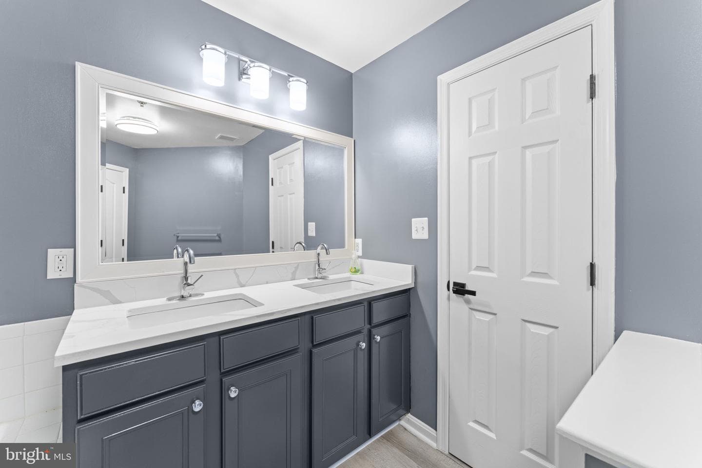 114 Featherstone Place photo 41