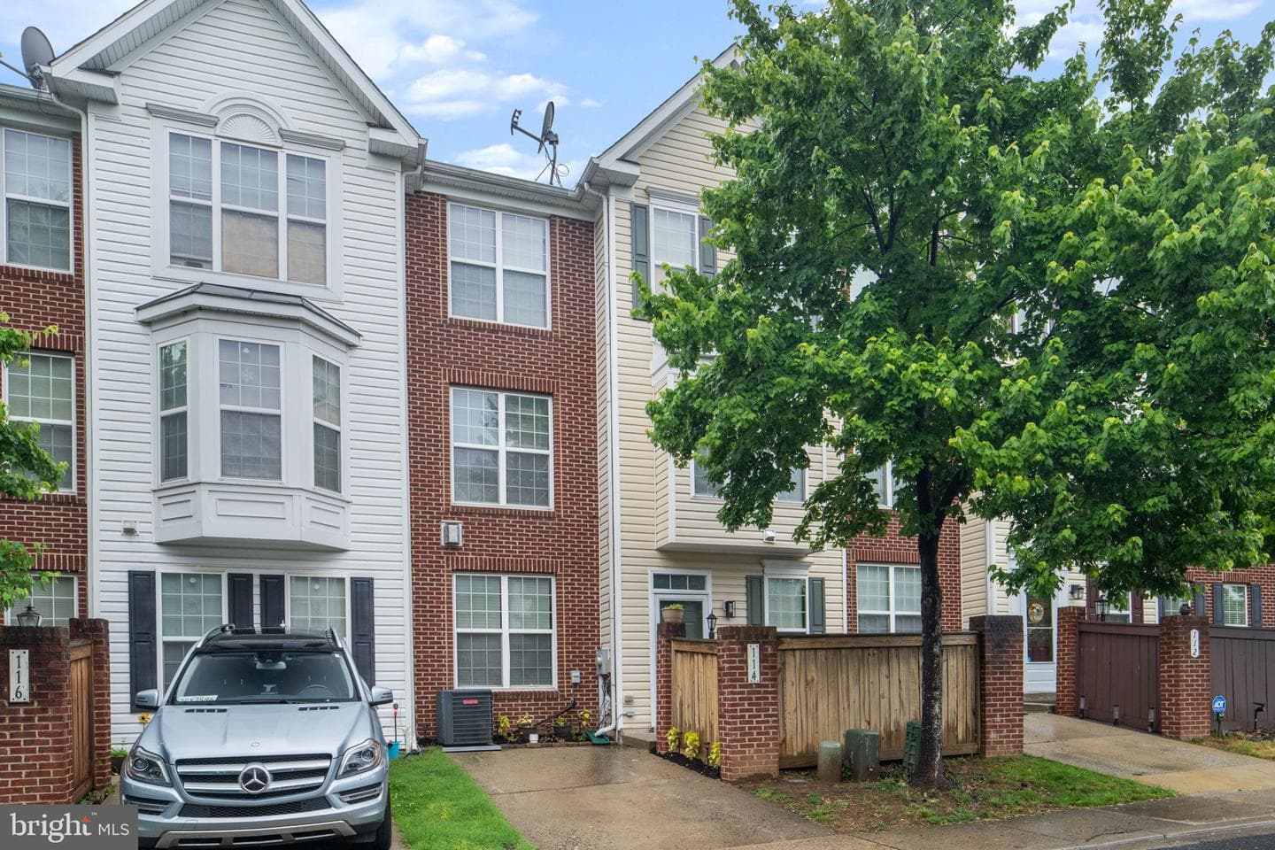 114 Featherstone Place photo 6
