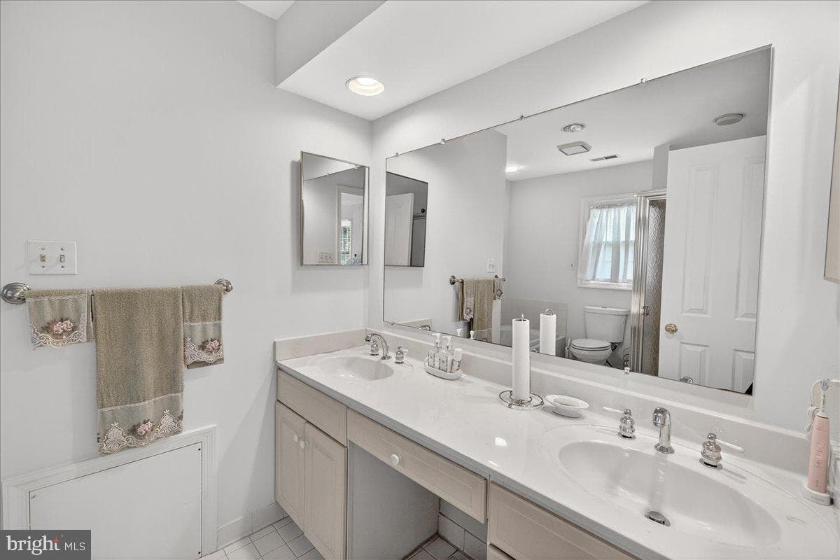 815 Dunbrooke Court photo 33