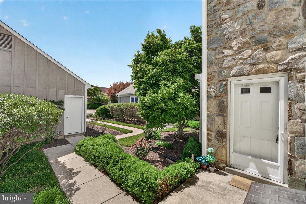 815 Dunbrooke Court photo 4
