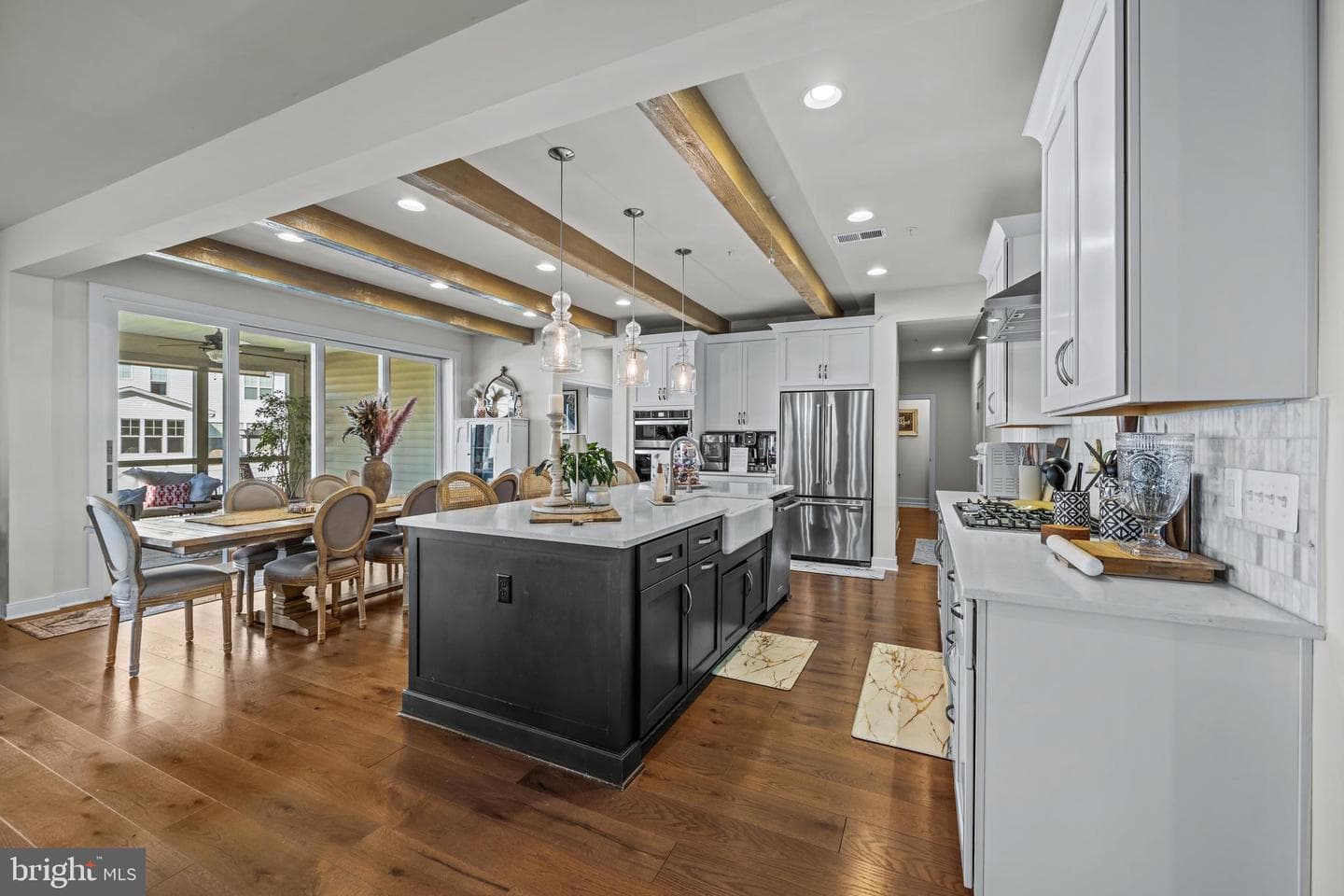 11058 Emerald Crown Drive, Monrovia