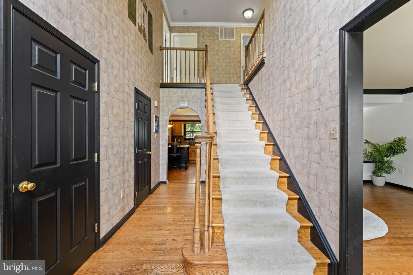 2425 Hunters Chase Court photo 3