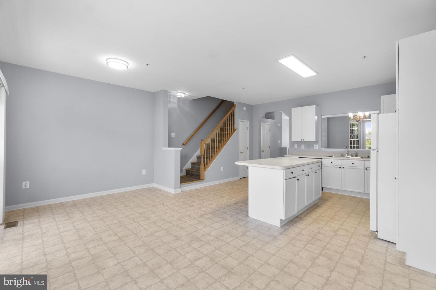 153 Fieldstone Ct photo 12