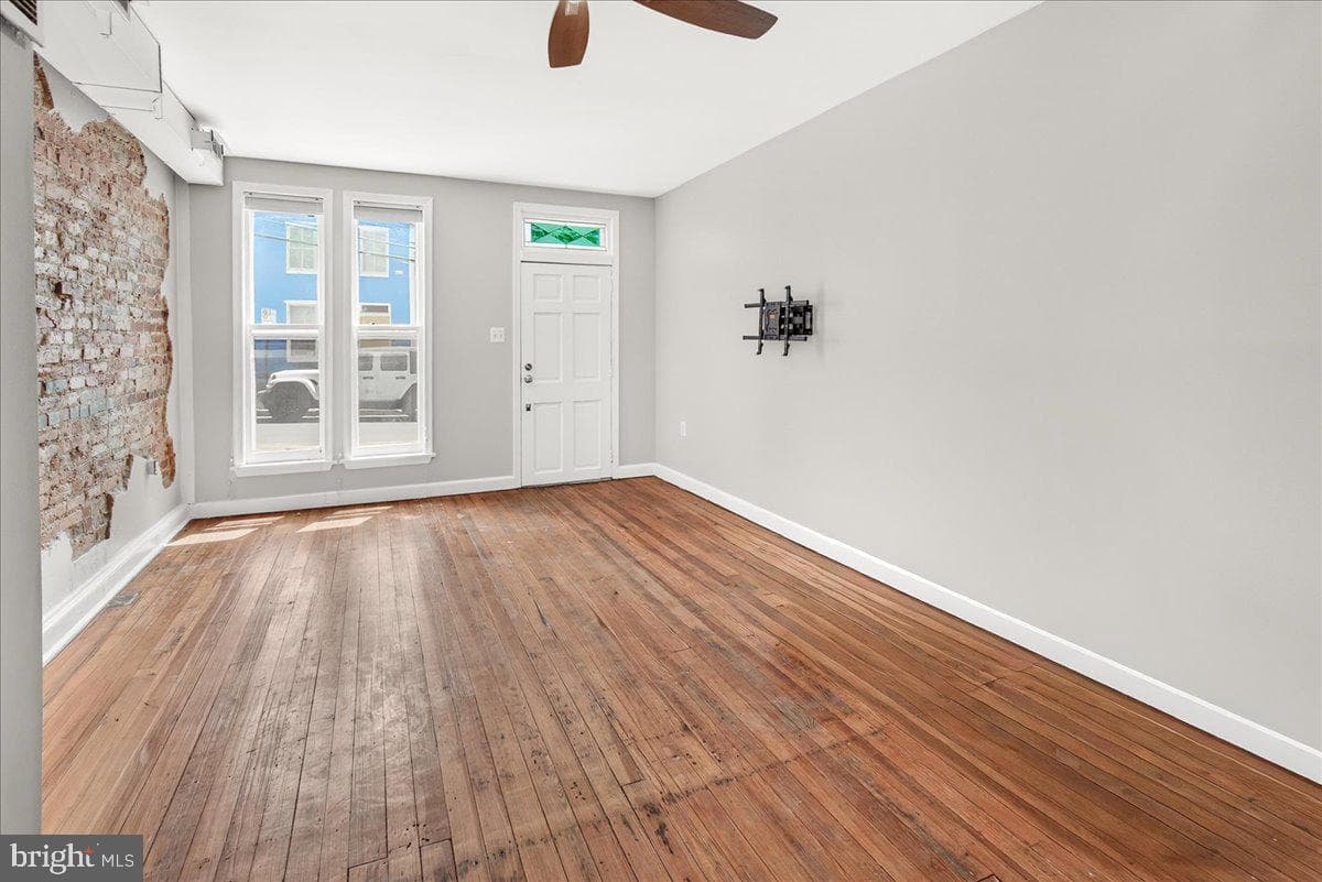 33 E South Street photo 15