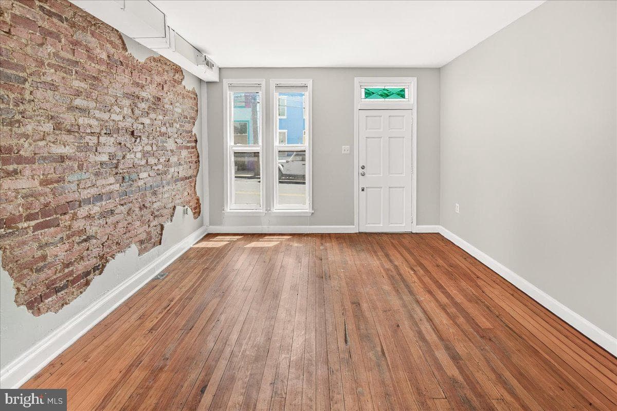 33 E South Street photo 17