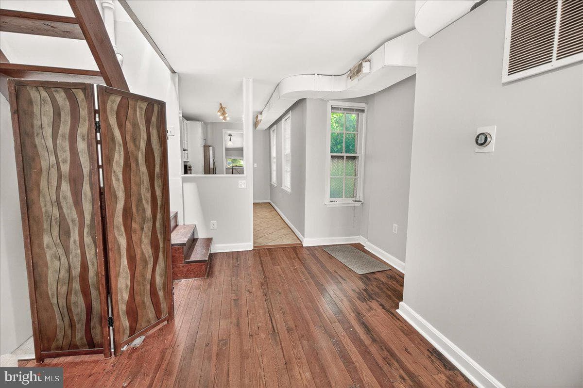 33 E South Street photo 25