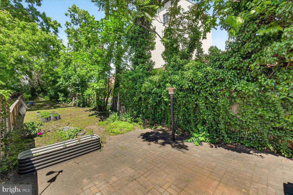 33 E South Street photo 43