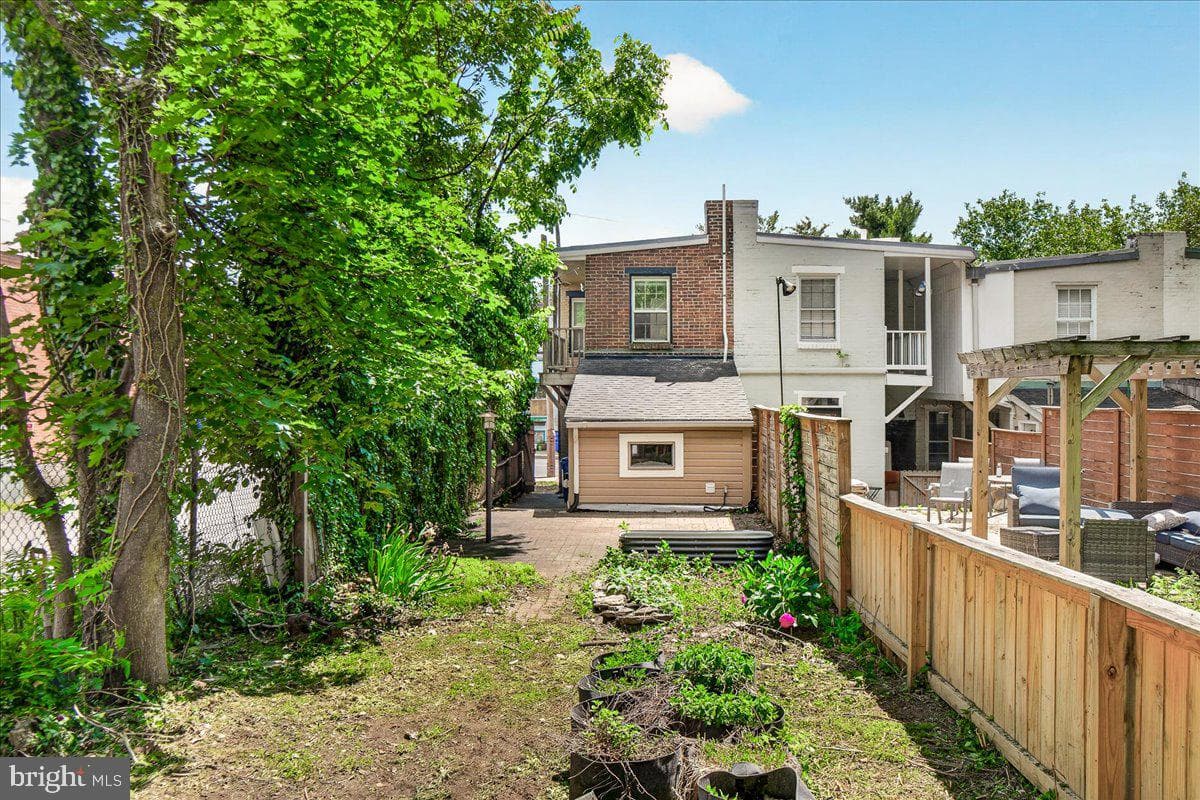 33 E South Street photo 48