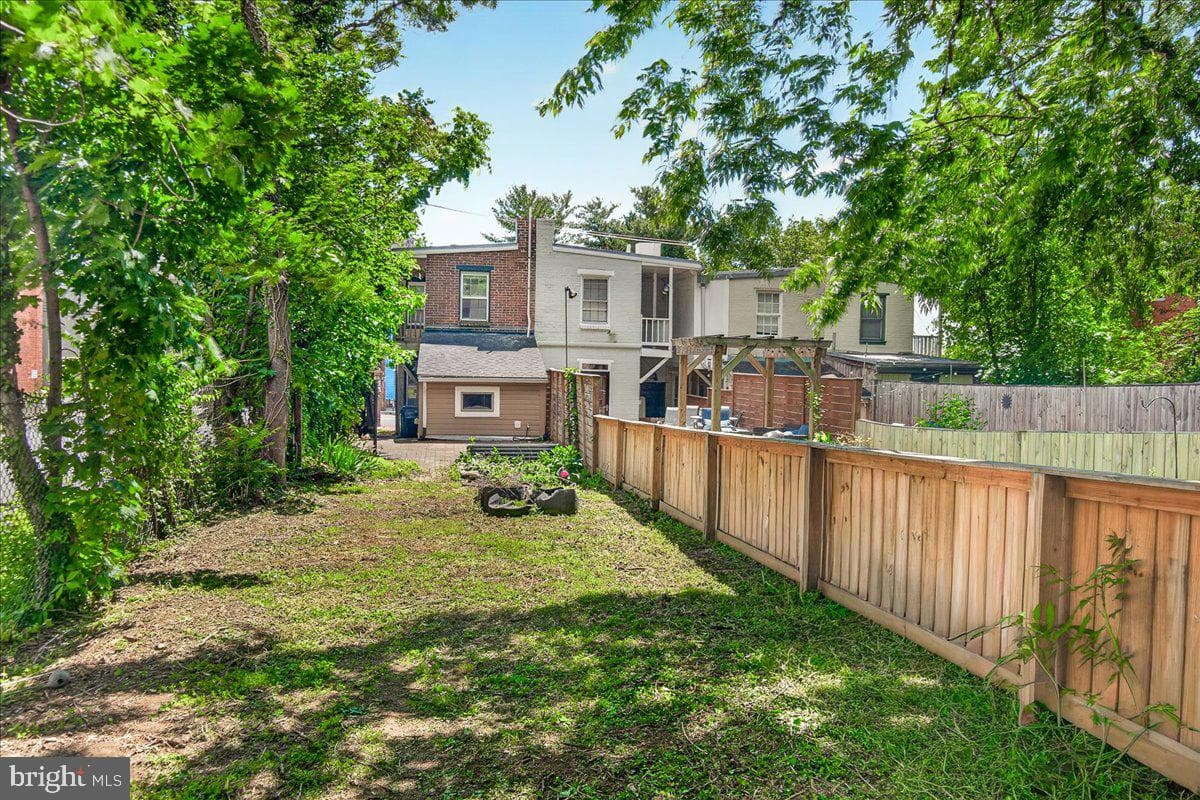33 E South Street photo 51