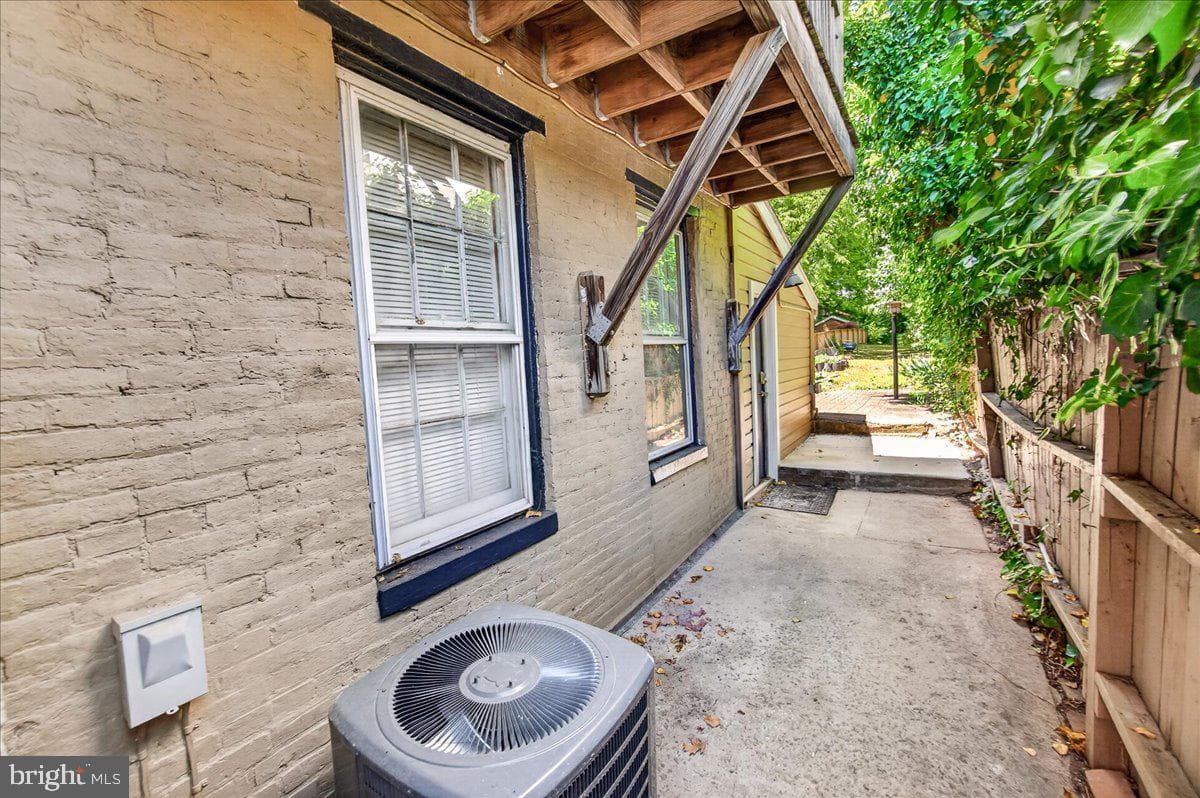 33 E South Street photo 54