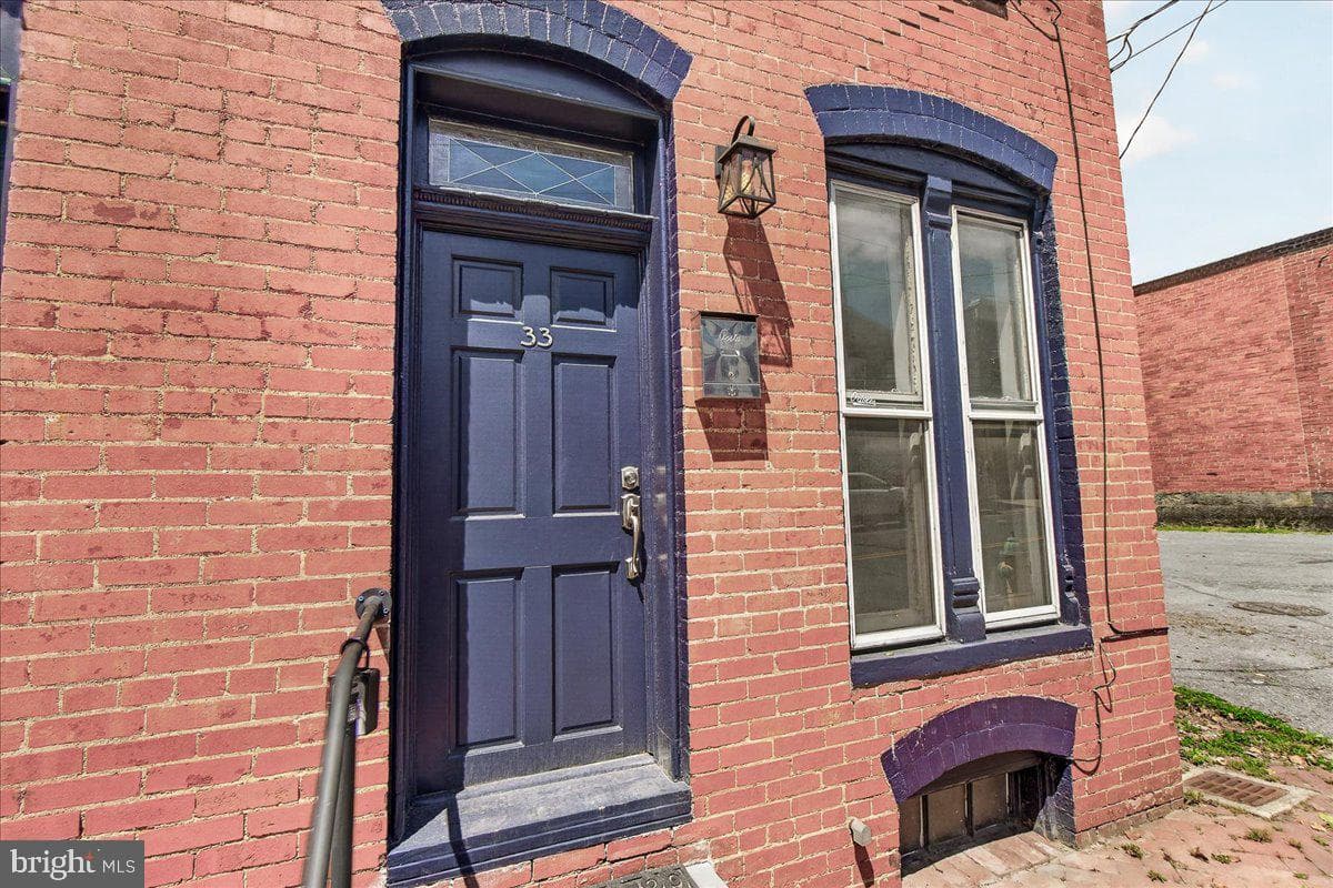 33 E South Street photo 55