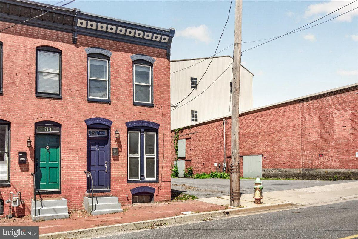 33 E South Street photo 56