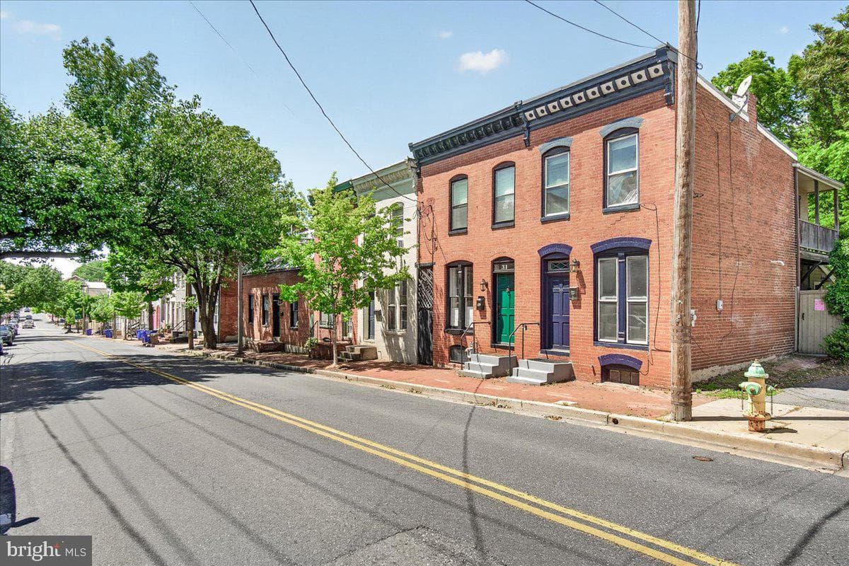 33 E South Street photo 58