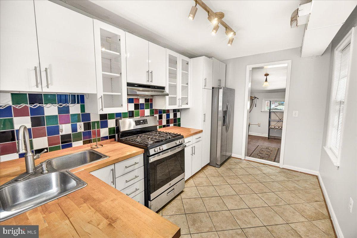 33 E South Street photo 7