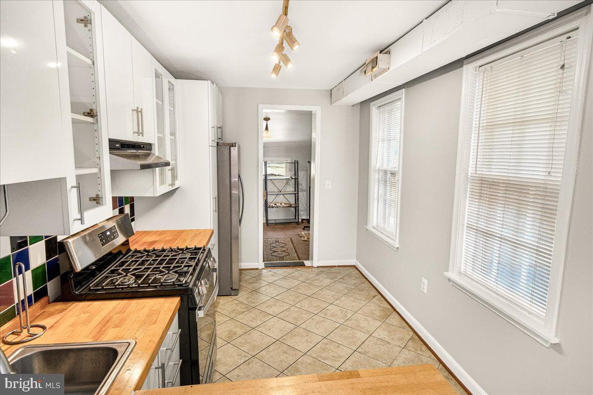 33 E South Street photo 9