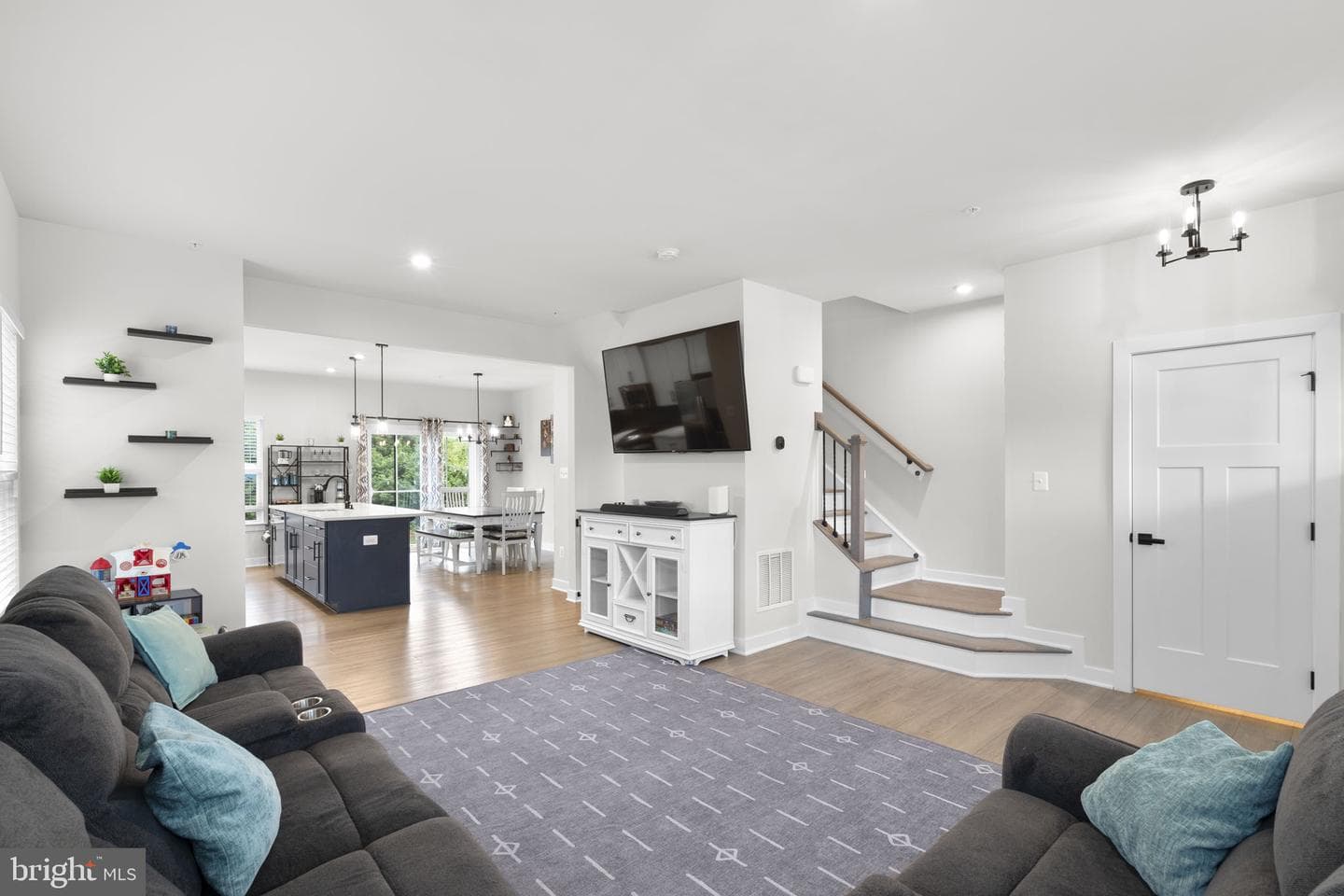 1713 Aurora Way photo 8