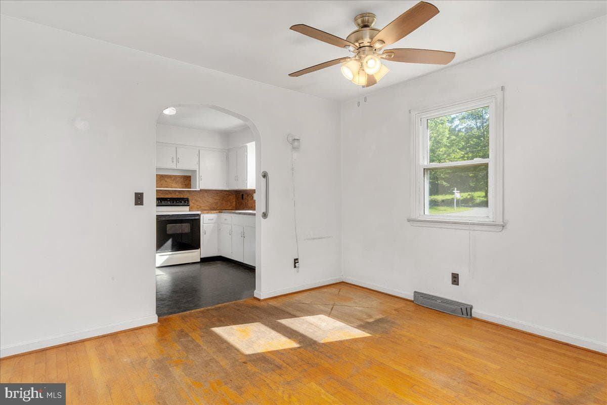 13806 Wolfsville Road photo 10