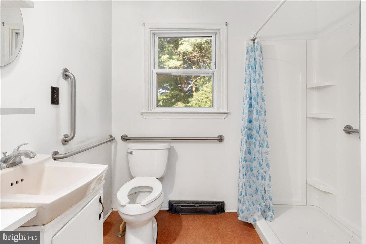 13806 Wolfsville Road photo 17