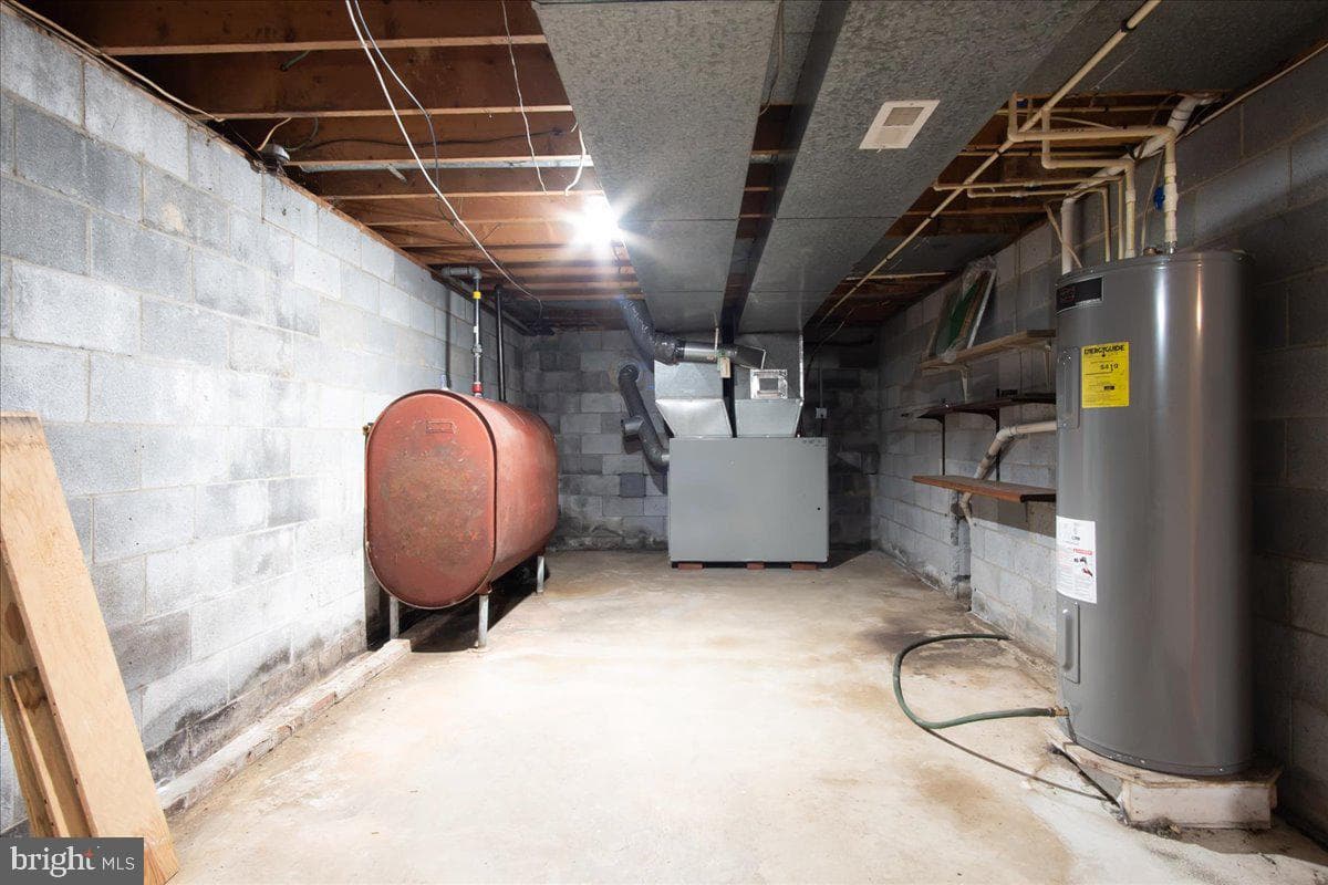 13806 Wolfsville Road photo 24