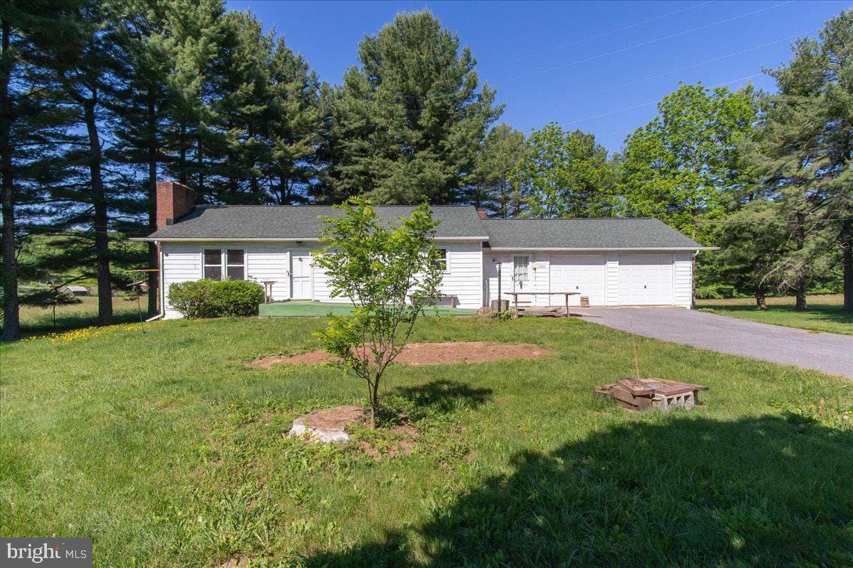 13806 Wolfsville Road photo 3