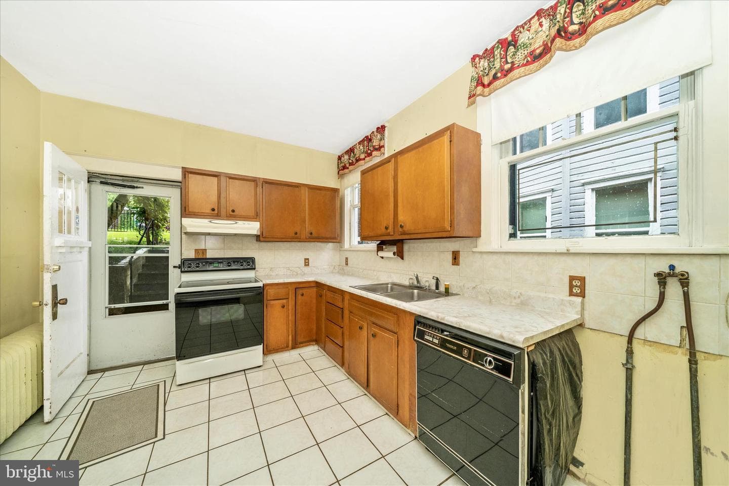 523 W Potomac St photo 16
