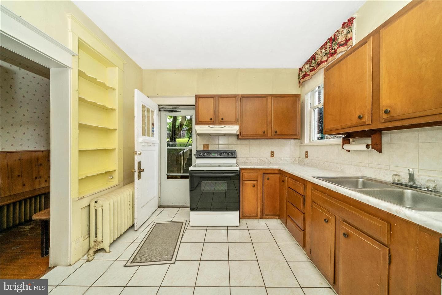 523 W Potomac St photo 19