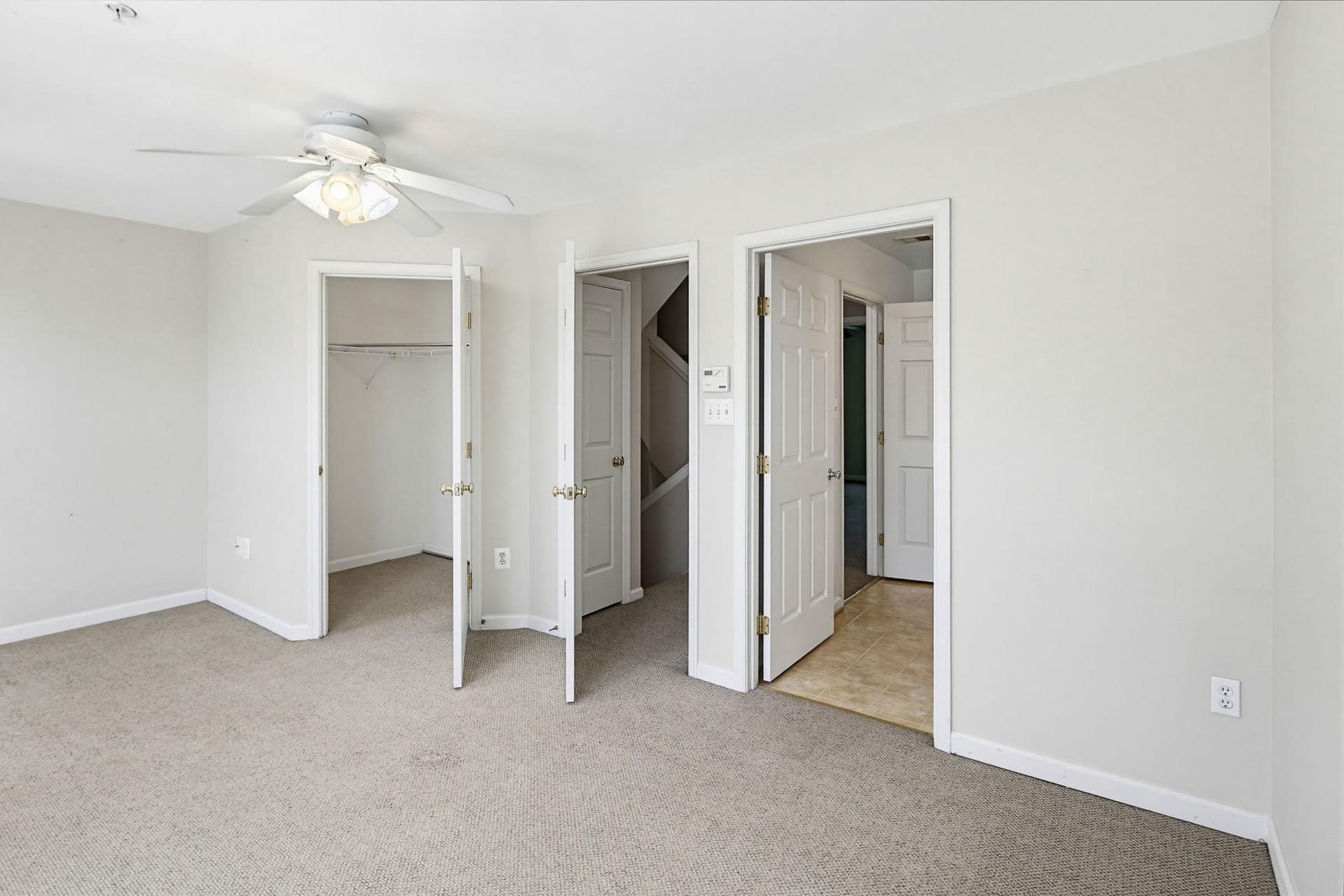 570 Eisenhower Drive photo 17