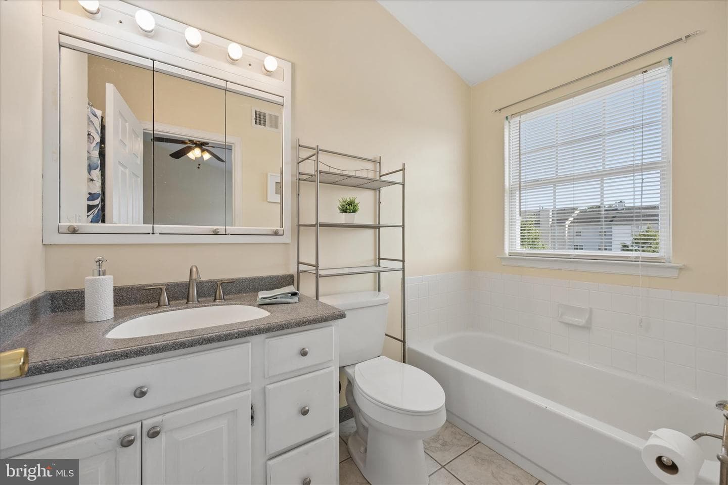 7115 Collinsworth Place photo 25