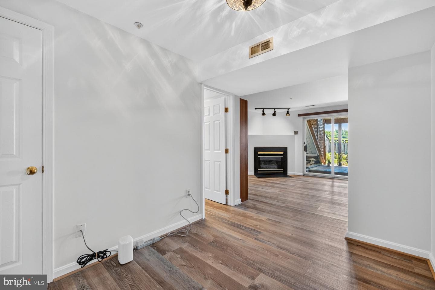 8023 Admiralty Place photo 29