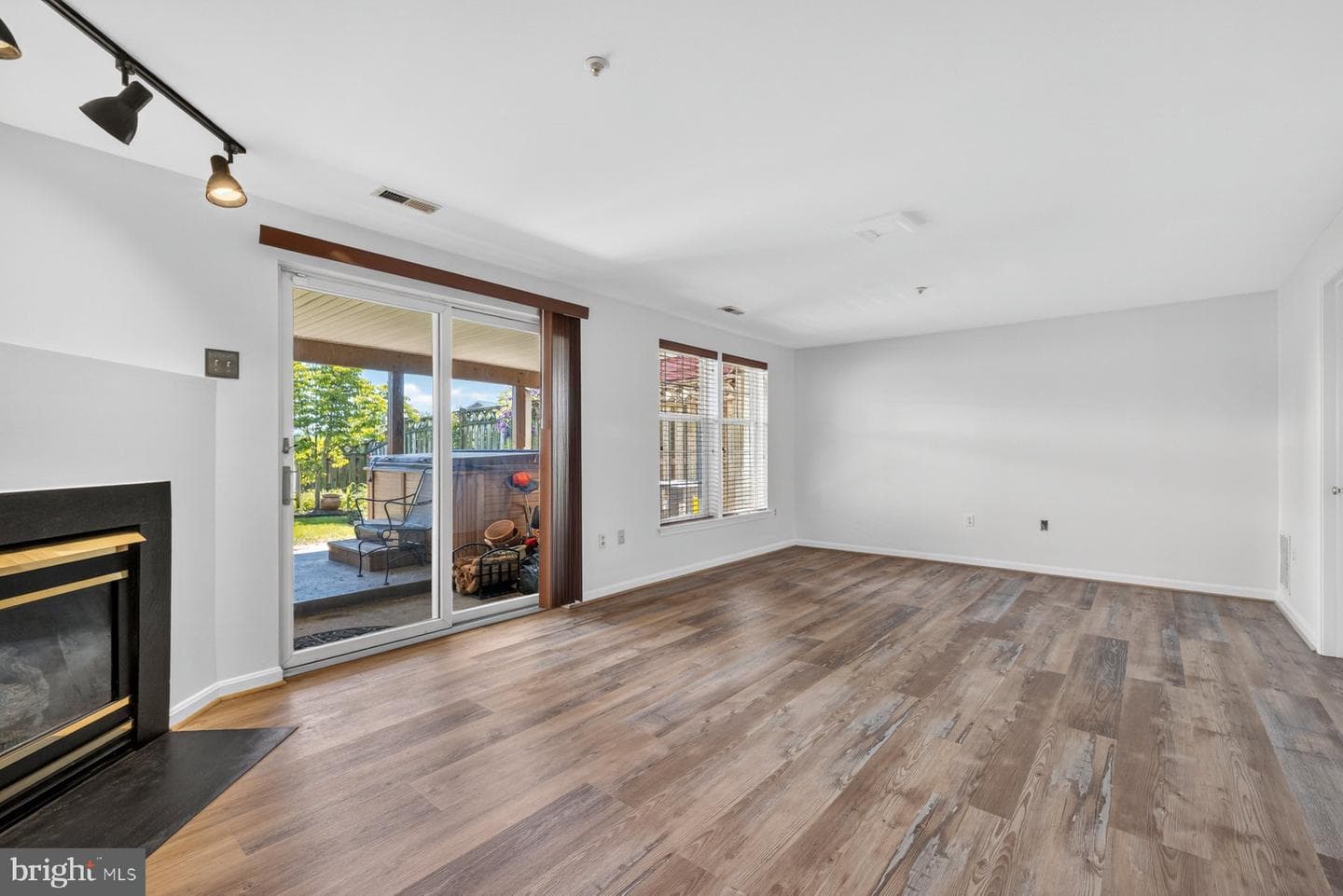 8023 Admiralty Place photo 30