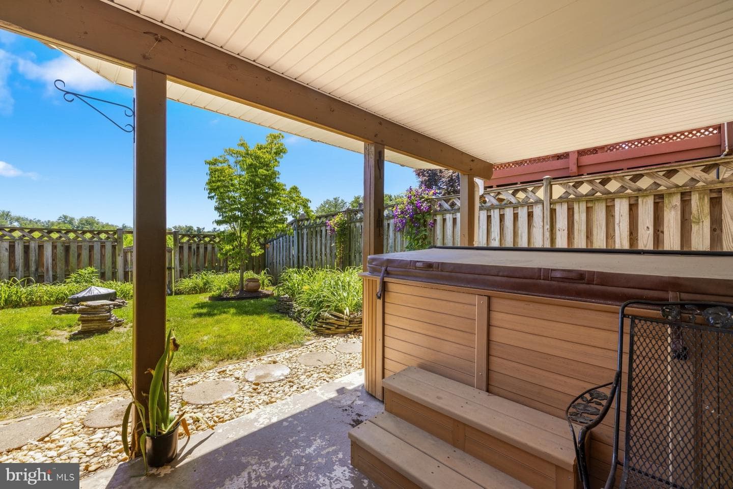 8023 Admiralty Place photo 33