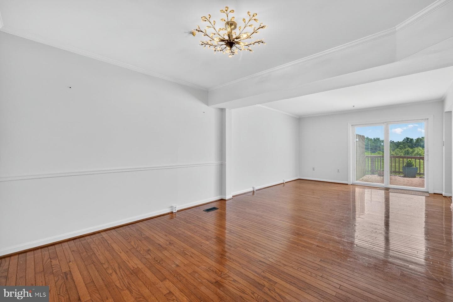 8023 Admiralty Place photo 5